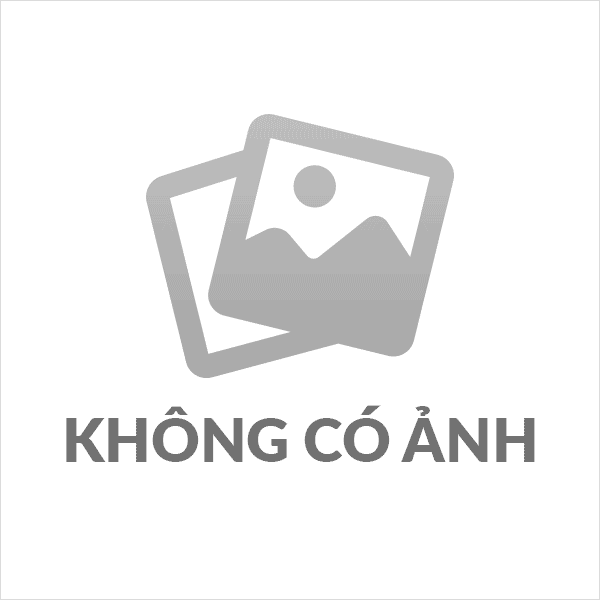 Nhà hàng Crown trao suất cơm yêu thương đến người bệnh.